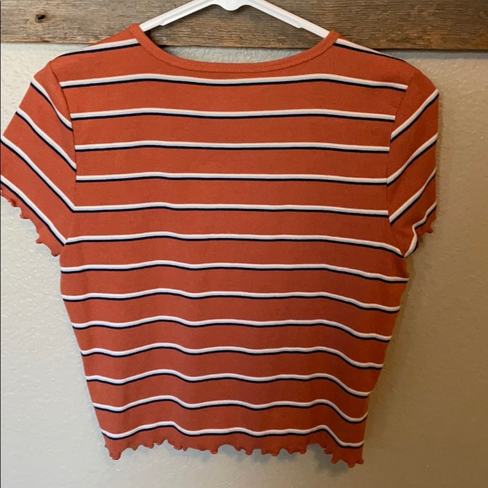 crop top - Picture 2 of 2